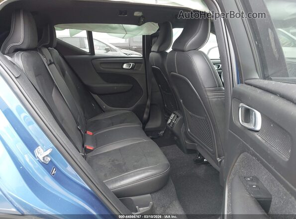 YV4AC2HM7L2324423 2020 VOLVO XC40 Blue Widok naklejki z numerem VIN