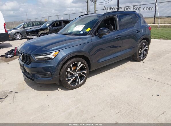 YV4AC2HMXN2646136 2022 VOLVO XC40 Blue Առջևի ձախ երեք քառորդ տեսարան