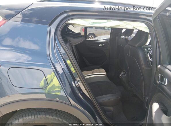 YV4AC2HMXN2646136 2022 VOLVO XC40 Blue VIN կոդի պիտակի տեսք
