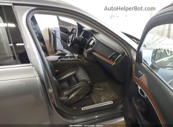 YV4BC0PL0H1163704 2017 VOLVO XC90 HYBRID Gray Вид салону спереду