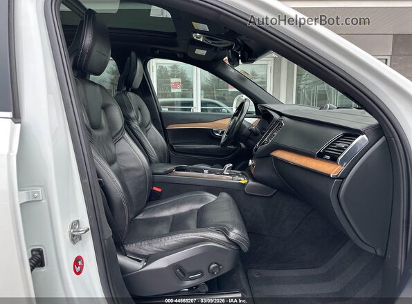 YV4BC0PL2G1042106 2016 VOLVO XC90 White Widok wnętrza z przodu