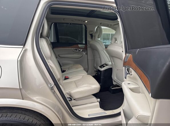 YV4BC0PL9G1048520 2016 VOLVO XC90 HYBRID Champagne Vista de la etiqueta del VIN