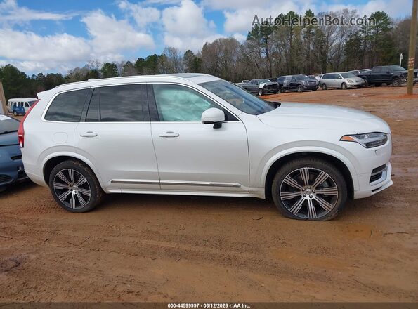 YV4BR0CL4N1803638 2022 VOLVO XC90 RECHARGE PLUG-IN HYBRID White Вид задньої частини салону