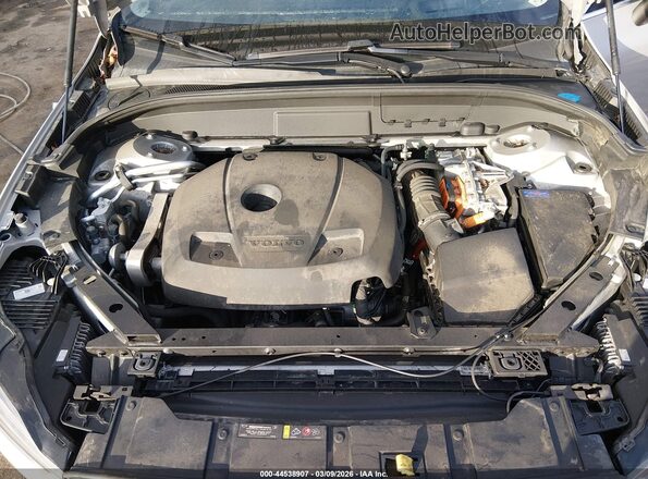 YV4BR0DL2N1946182 2022 VOLVO XC60 RECHARGE PLUG-IN HYBRID Silver Widok z tyłu