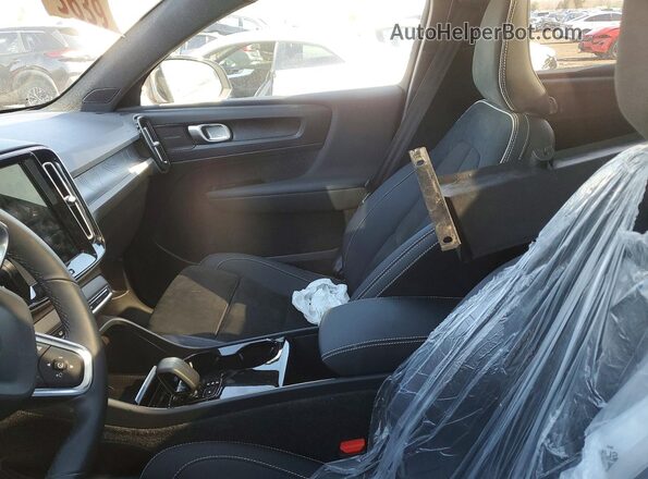 YV4ED3GB7N2007507 2022 VOLVO C40 White 