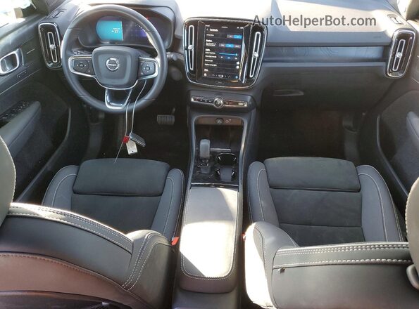 YV4ED3GM4P2051419 2023 VOLVO C40 Gray Widok deski rozdzielczej
