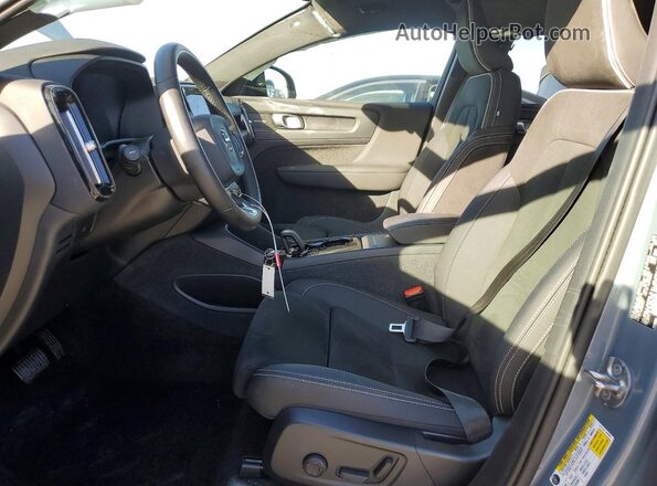 YV4ED3GM4P2051419 2023 VOLVO C40 Gray Widok wnętrza z przodu
