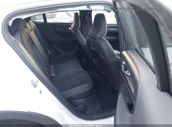 YV4ED3GM7P2032282 2023 VOLVO C40 RECHARGE PURE ELECTRIC White Widok naklejki z numerem VIN