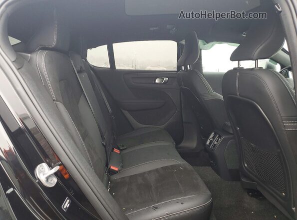 YV4ED3GM8P2067218 2023 VOLVO C40 Black Vista interior trasera