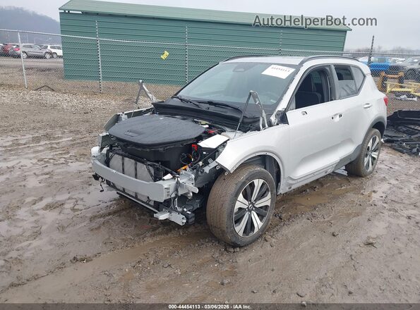YV4ED3UL5P2036357 2023 VOLVO XC40 RECHARGE PURE ELECTRIC Серебряный Передняя левая четверть