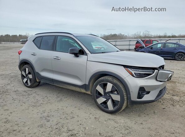 YV4ED3UM1P2087802 2023 VOLVO XC40 Silver Przód prawy