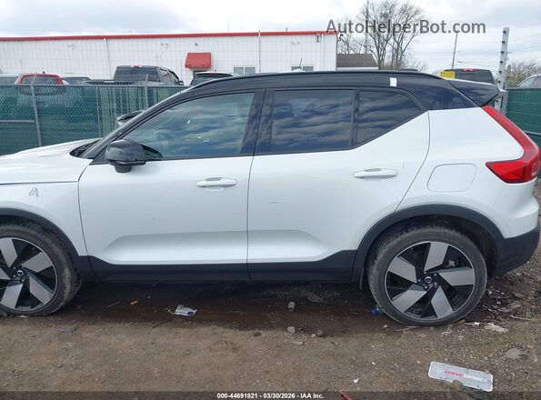 YV4ED3UM2P2082317 2023 VOLVO XC40 RECHARGE PURE ELECTRIC White Vista interior de 360 grados