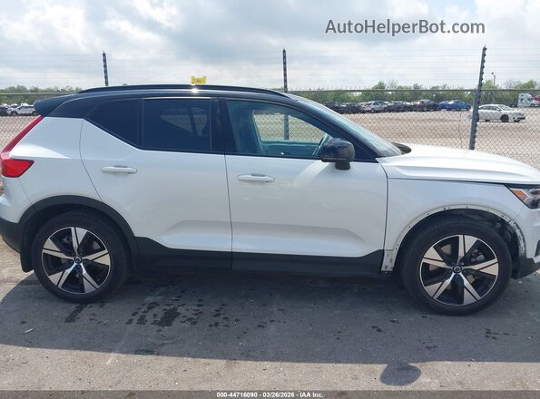 YV4ED3UR1M2522342 2021 VOLVO XC40 RECHARGE PURE ELECTRIC White 360 interior view