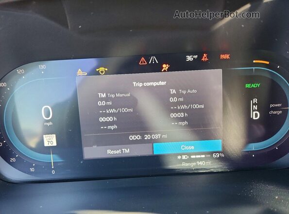 YV4ED3UR2M2573980 2021 VOLVO XC40 Gray Սարքավորումների վահանակի տեսք