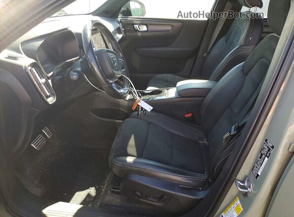 YV4ED3UR8M2590377 2021 VOLVO XC40 Gray წინა სალონის ხედი