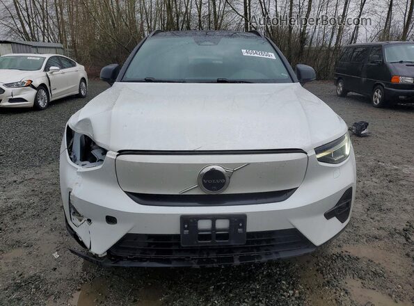 YV4ED3UW5P2969010 2023 VOLVO XC40 Two Tone Vista frontal