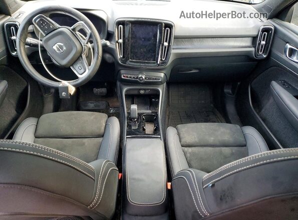 YV4ED3UW7P2070262 2023 VOLVO XC40 Gray წინა პანელის ხედი