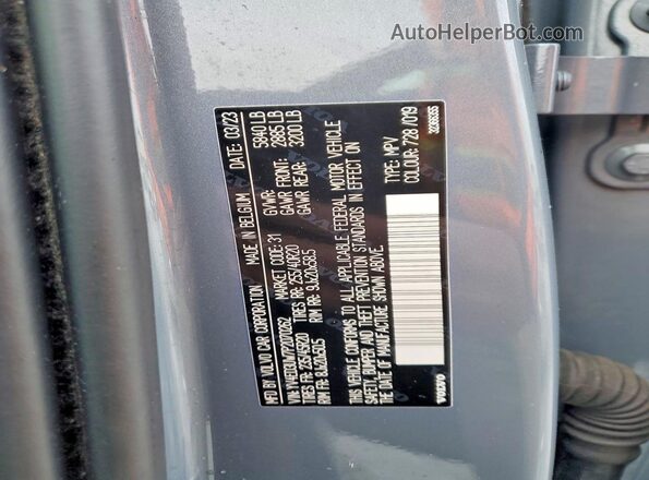 YV4ED3UW7P2070262 2023 VOLVO XC40 Gray VIN კოდის სტიკერის ხედი