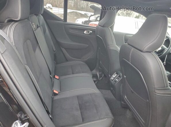YV4ER3XM9R2292929 2024 VOLVO XC40 Black 