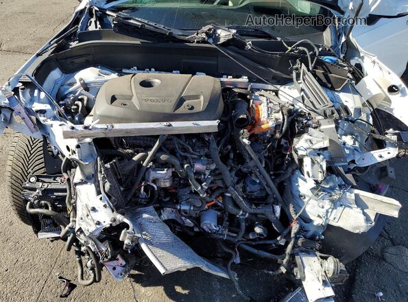 YV4H600Z1N1859189 2022 VOLVO XC90 White 