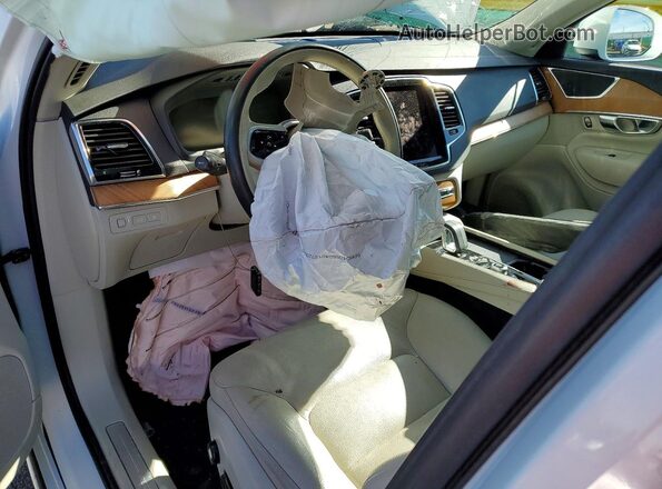 YV4H600Z1N1859189 2022 VOLVO XC90 White 