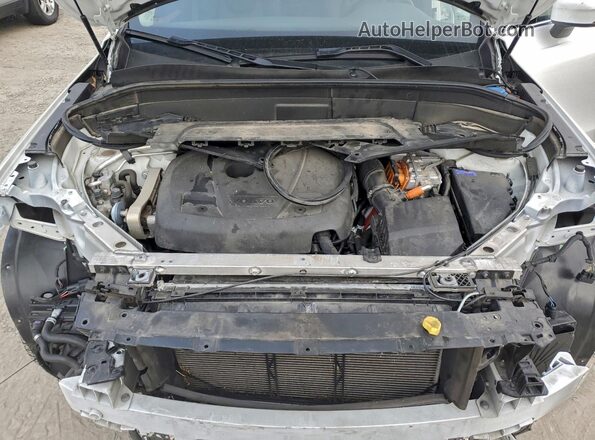 YV4H60CKXP1978697 2023 VOLVO XC90 White Vista del compartimento del motor