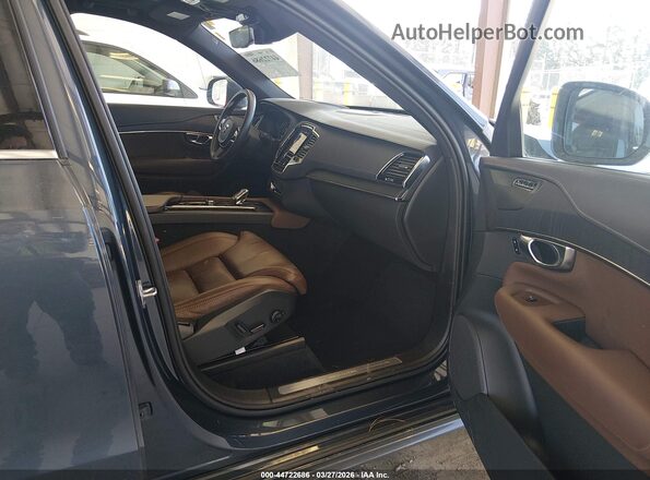 YV4H60CL0N1861362 2022 VOLVO XC90 RECHARGE PLUG-IN HYBRID Blue Widok wnętrza z przodu
