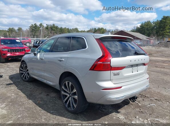 YV4H60DA5P1284358 2023 VOLVO XC60 RECHARGE PLUG-IN HYBRID Silver Tył lewy