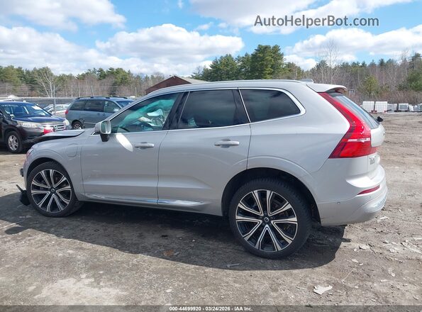 YV4H60DA5P1284358 2023 VOLVO XC60 RECHARGE PLUG-IN HYBRID Silver Widok wnętrza 360 stopni