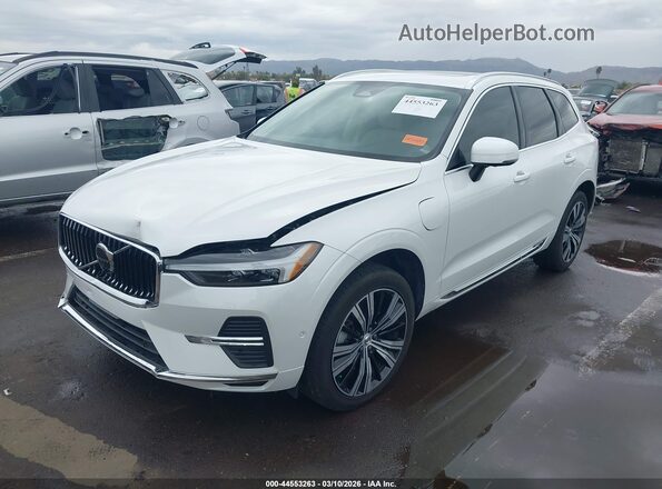 YV4H60DE4P1379321 2023 VOLVO XC60 RECHARGE PLUG-IN HYBRID White Przód lewy