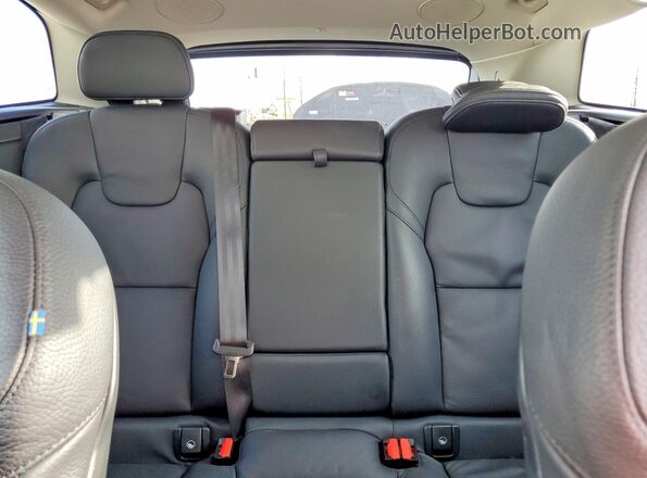 YV4H60DL0R1916008 2024 VOLVO XC60 Silver Widok tylnych siedzeń