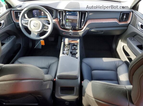 YV4H60DL0R1916008 2024 VOLVO XC60 Silver Widok deski rozdzielczej
