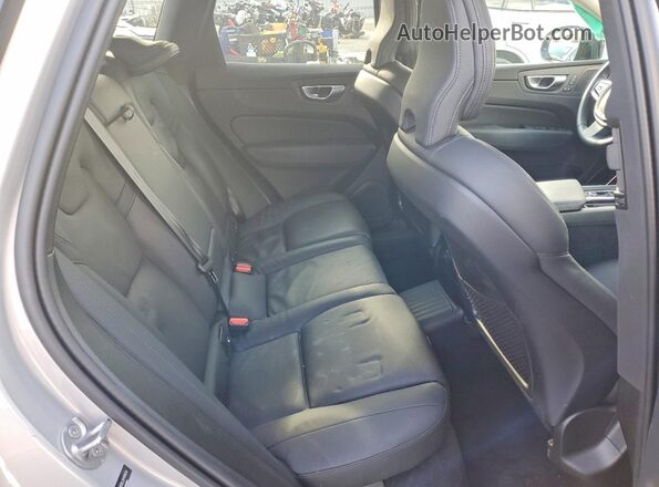 YV4H60DL0R1916008 2024 VOLVO XC60 Silver Widok wnętrza z tyłu