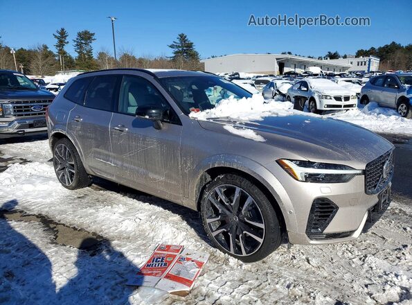 YV4H60DM0R1713550 2024 VOLVO XC60 Silver Передня права чверть