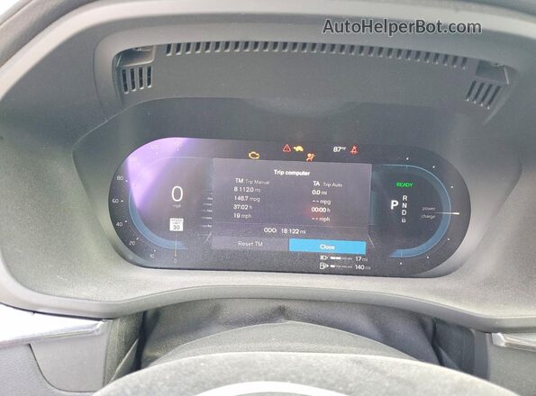 YV4H60DM2N1046975 2022 VOLVO XC60 Gray Instrument cluster view
