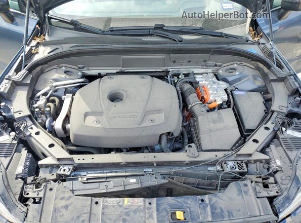 YV4H60DM2N1046975 2022 VOLVO XC60 Gray Engine compartment view