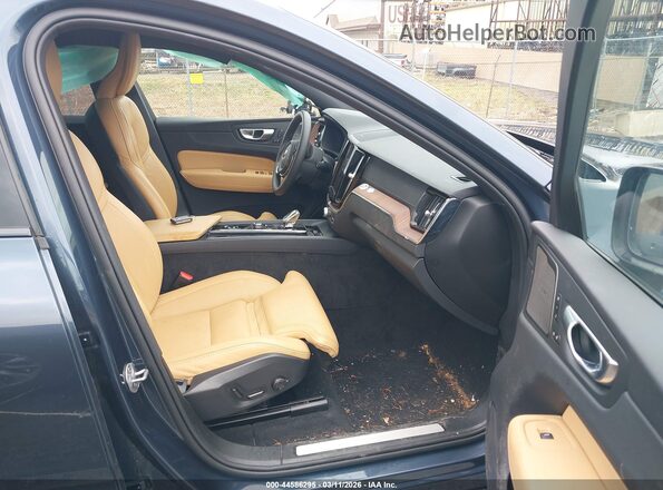 YV4H60DM2R1866463 2024 VOLVO XC60 RECHARGE PLUG-IN HYBRID Blue Vista interior delantera