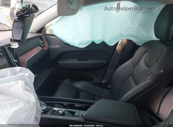 YV4H60DM5R1933783 2024 VOLVO XC60 RECHARGE PLUG-IN HYBRID Silver Front interior view