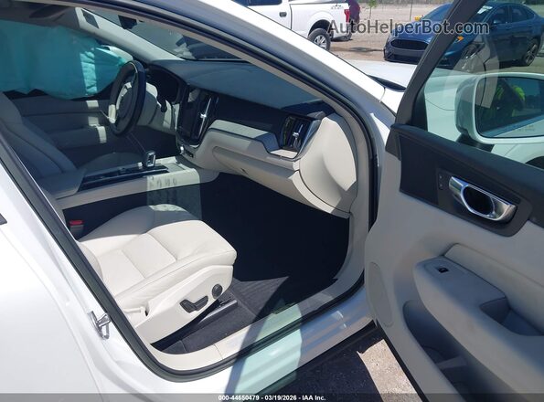 YV4H60DN3P1210360 2023 VOLVO XC60 RECHARGE PLUG-IN HYBRID White Vista interior delantera