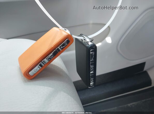 YV4H60DN3P1210360 2023 VOLVO XC60 RECHARGE PLUG-IN HYBRID White Vista del salpicadero