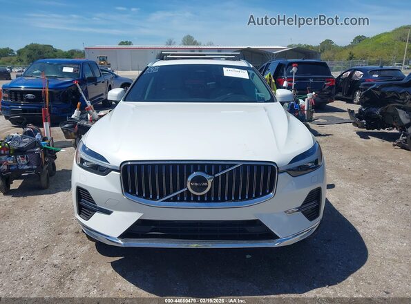 YV4H60DN3P1210360 2023 VOLVO XC60 RECHARGE PLUG-IN HYBRID White Vista del cuadro de instrumentos