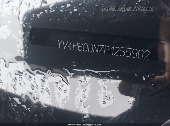 YV4H60DN7P1255902 2023 VOLVO XC60 RECHARGE PLUG-IN HYBRID Silver ძრავის განყოფილების ხედი
