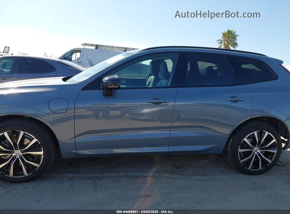 YV4H60DW4P1329852 2023 VOLVO XC60 RECHARGE PLUG-IN HYBRID Gray Vista interior de 360 grados