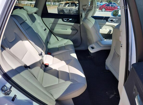 YV4L12DK0N1946731 2022 VOLVO XC60 White 