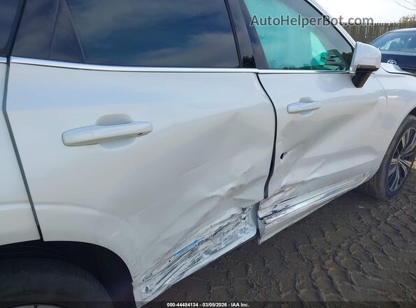 YV4L12RE9P1261066 2023 VOLVO XC60 White Вид спереду