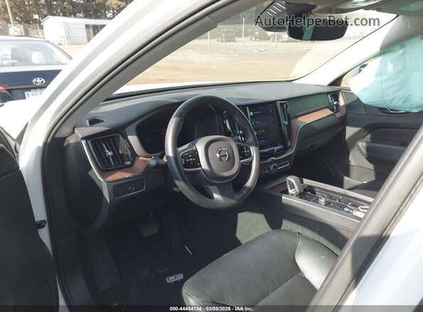 YV4L12RE9P1261066 2023 VOLVO XC60 White Вид салону спереду