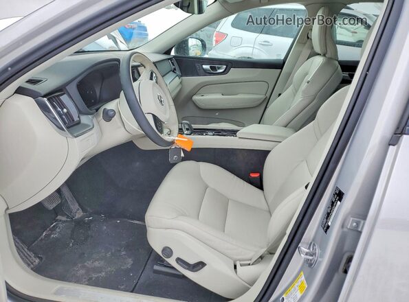YV4L12RK4R1916095 2024 VOLVO XC60 Серебряный Вид салона спереди
