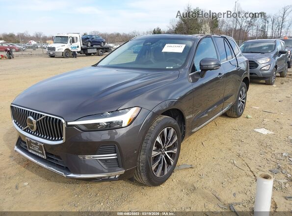 YV4L12RN7P1319904 2023 VOLVO XC60 Gray წინა მარცხენა ხედი სამი მეოთხედიდან