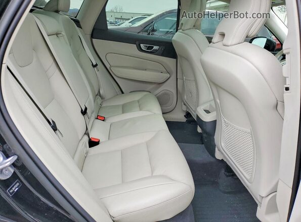 YV4L12RV7P1227076 2023 VOLVO XC60 Black Rear interior view