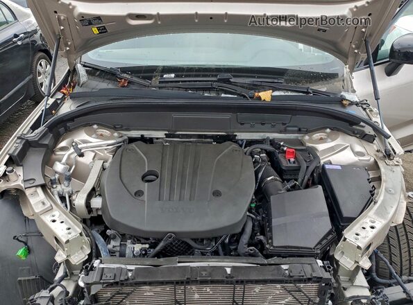 YV4L12RW2P1244019 2023 VOLVO XC60 Gold ძრავის განყოფილების ხედი